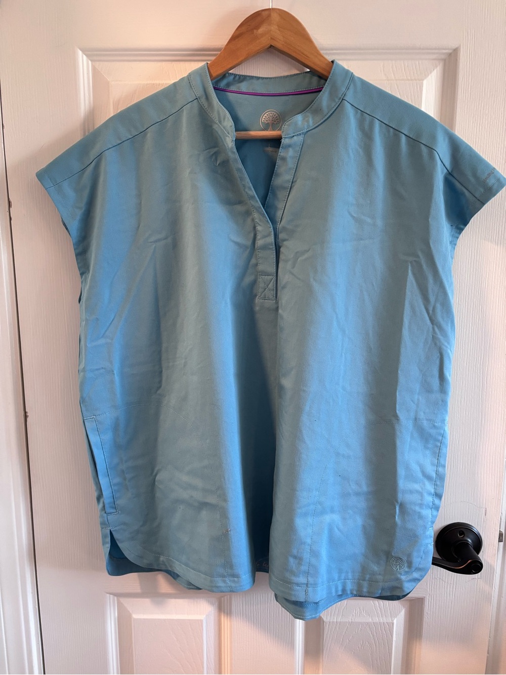 Healing Hands Journey Mandarin Collar scrub top